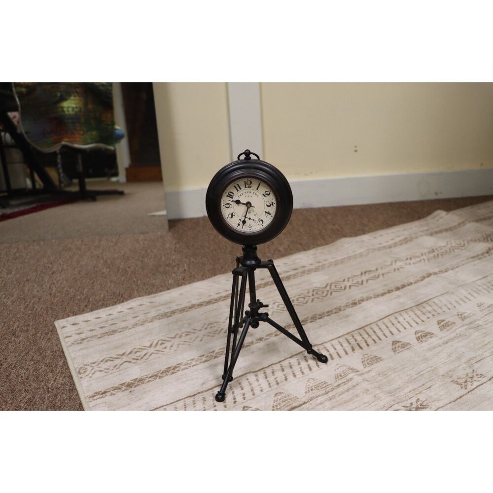 Vintage desktop clock